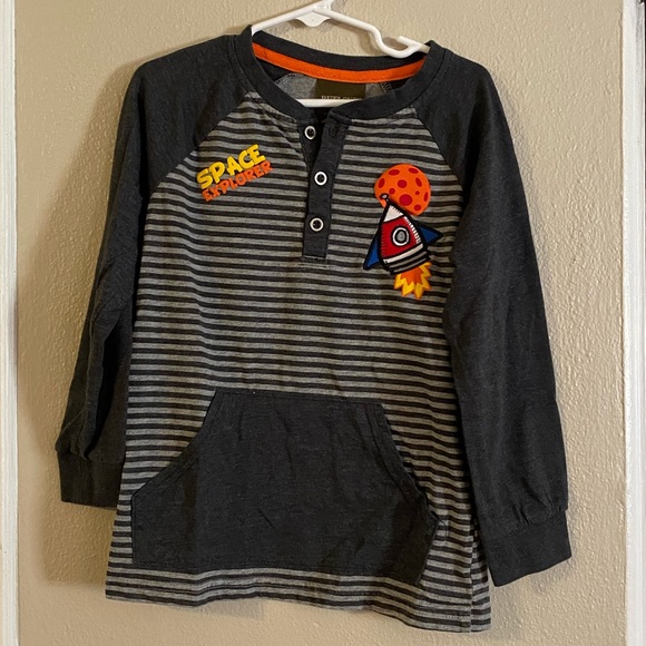 Boys pajama and long sleeve bundle - Picture 4 of 6